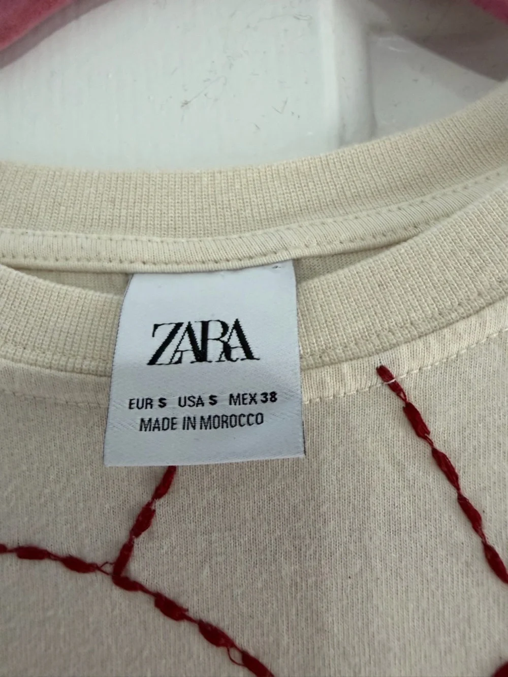 ZARA Cream Tee with Red and Burgundy Stitching Love Tee - Picture 3 of 4